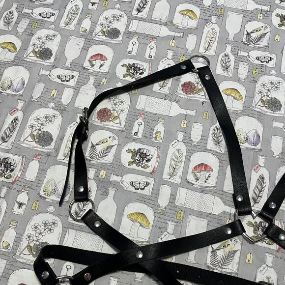 Heart body harness accessory - Picture 3 of 6